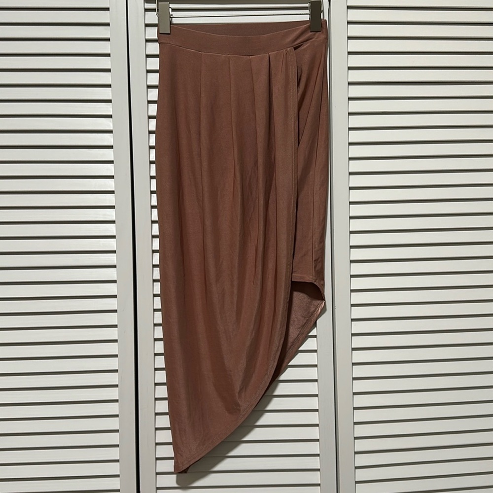 Missguided Mauve colored satin high-low skirt with pleats